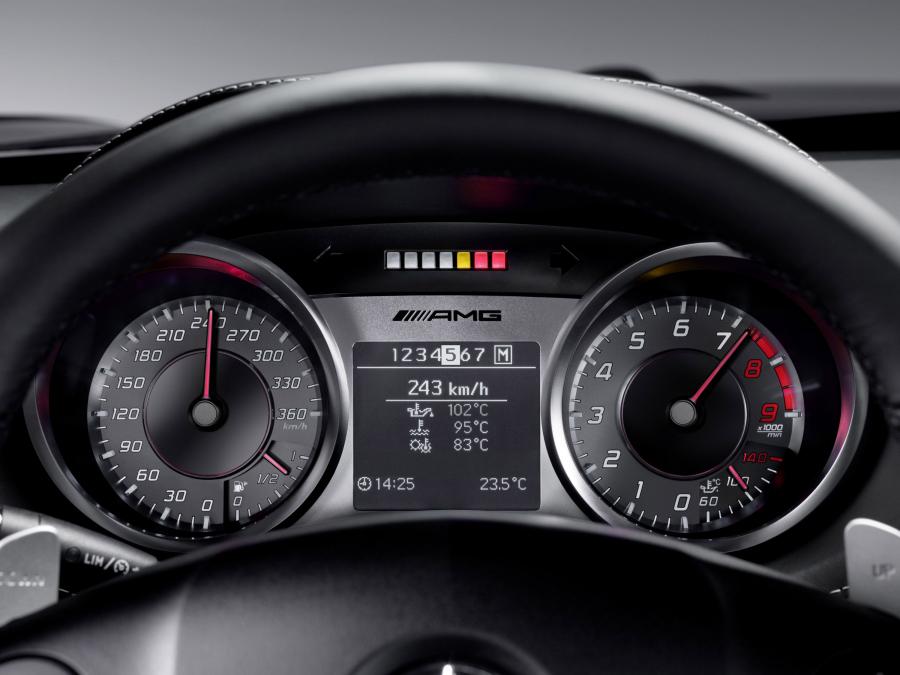  Mercedes-Benz SLS AMG 2010 года  (фото 19 из 526)